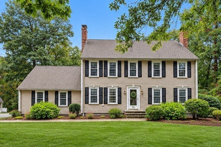 Photo of 220 Abbott St, North Andover, MA