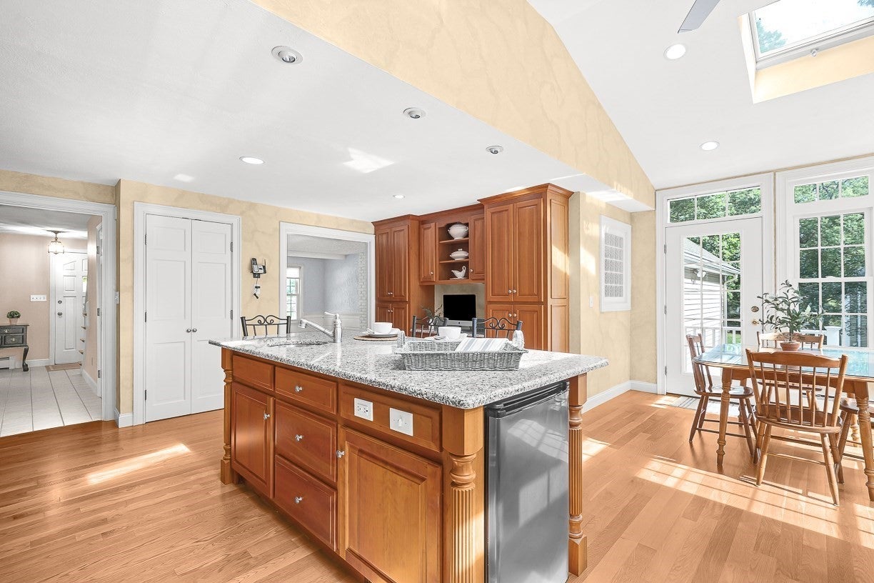 220 Abbott St, North Andover, MA Photo #10