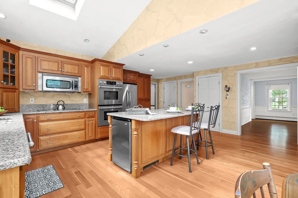 220 Abbott St, North Andover, MA Photo #8