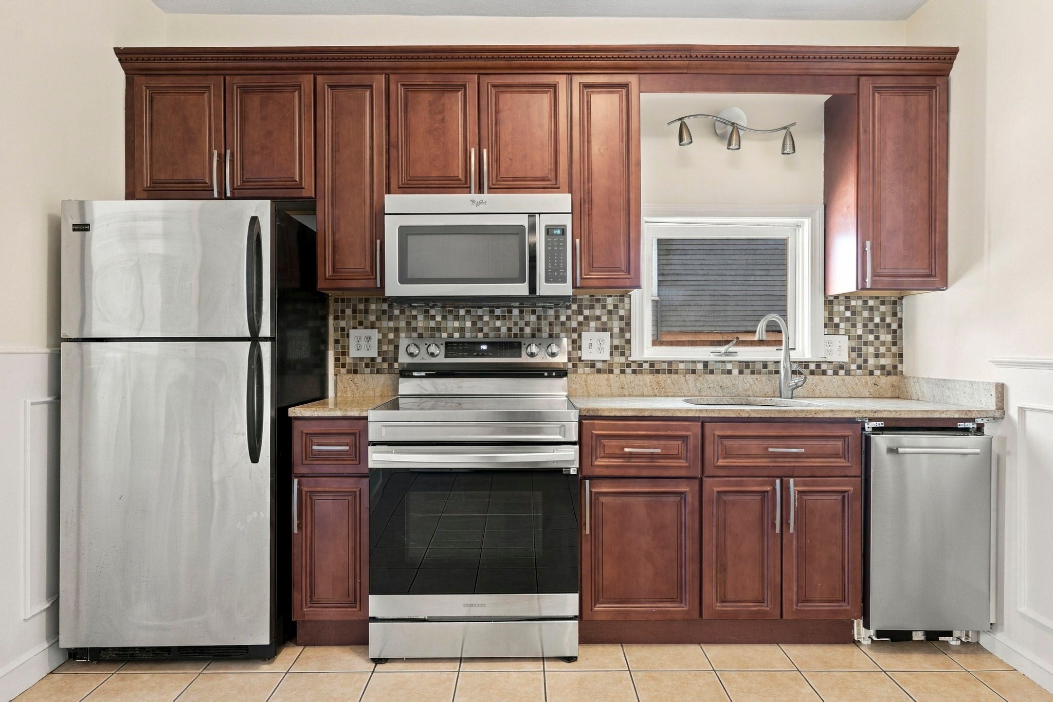 370 Bunker Hill St #2, Boston, MA, 370 Bunker Hill St #2, Boston, MA Photo #5