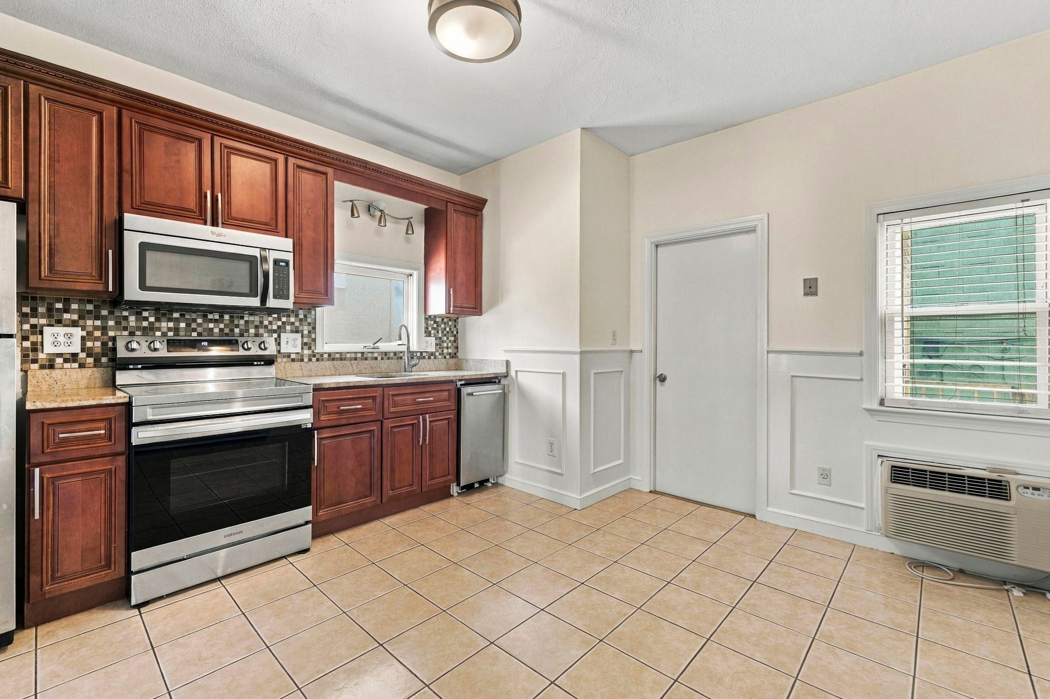 370 Bunker Hill St #2, Boston, MA, 370 Bunker Hill St #2, Boston, MA Photo #6