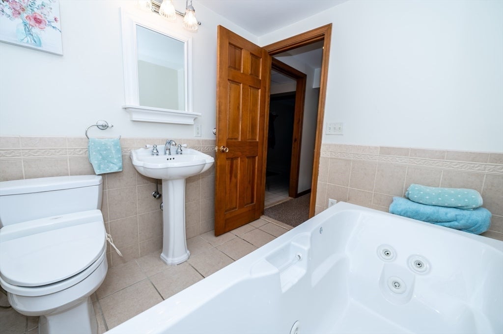11 Fairview Ln, Weymouth, MA Photo #23