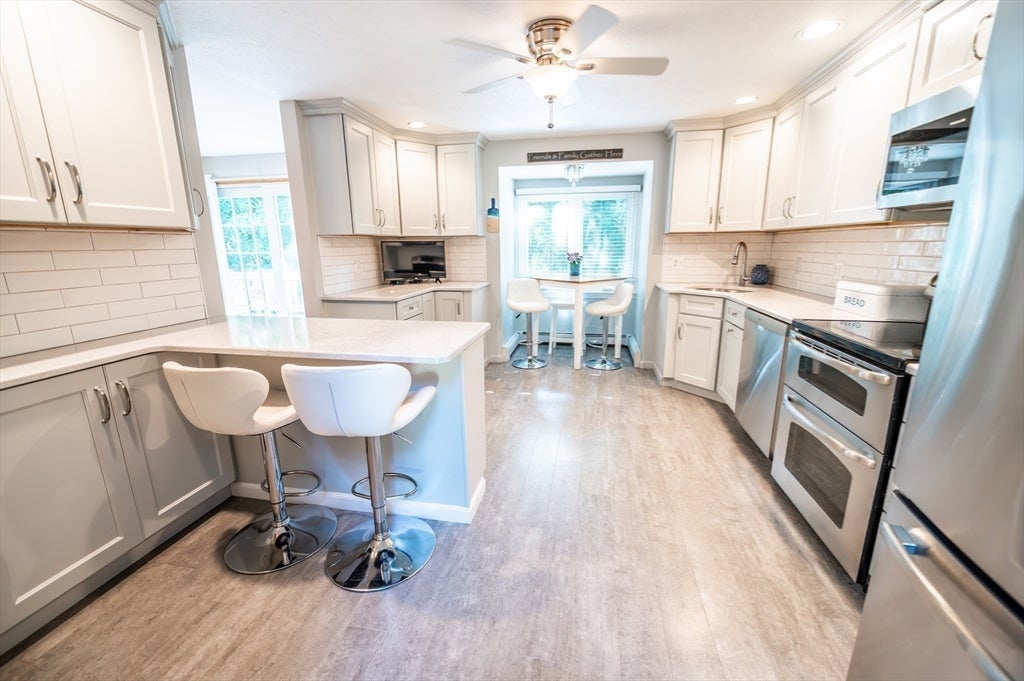 11 Fairview Ln