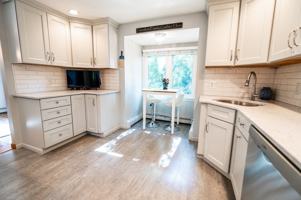 11 Fairview Ln, Weymouth, MA Photo #6