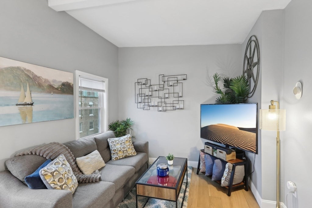 115 West Seventh ST #3, Boston, MA, 115 West Seventh ST #3, Boston, MA Photo #3