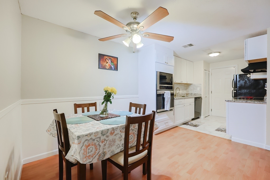 Natick, Massachusetts 01760, United States, 2 Bedrooms Bedrooms, ,2 BathroomsBathrooms,Residential,Pending,106994