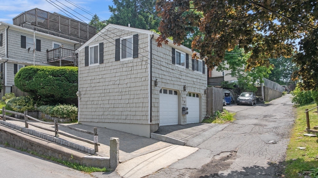 6 Calthrope/2 Togan Way