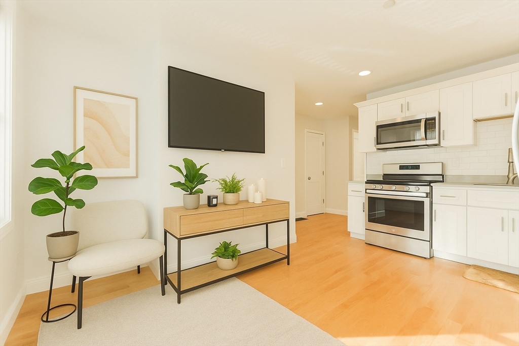 Click for 375 Dorchester St #1, Boston, MA slideshow