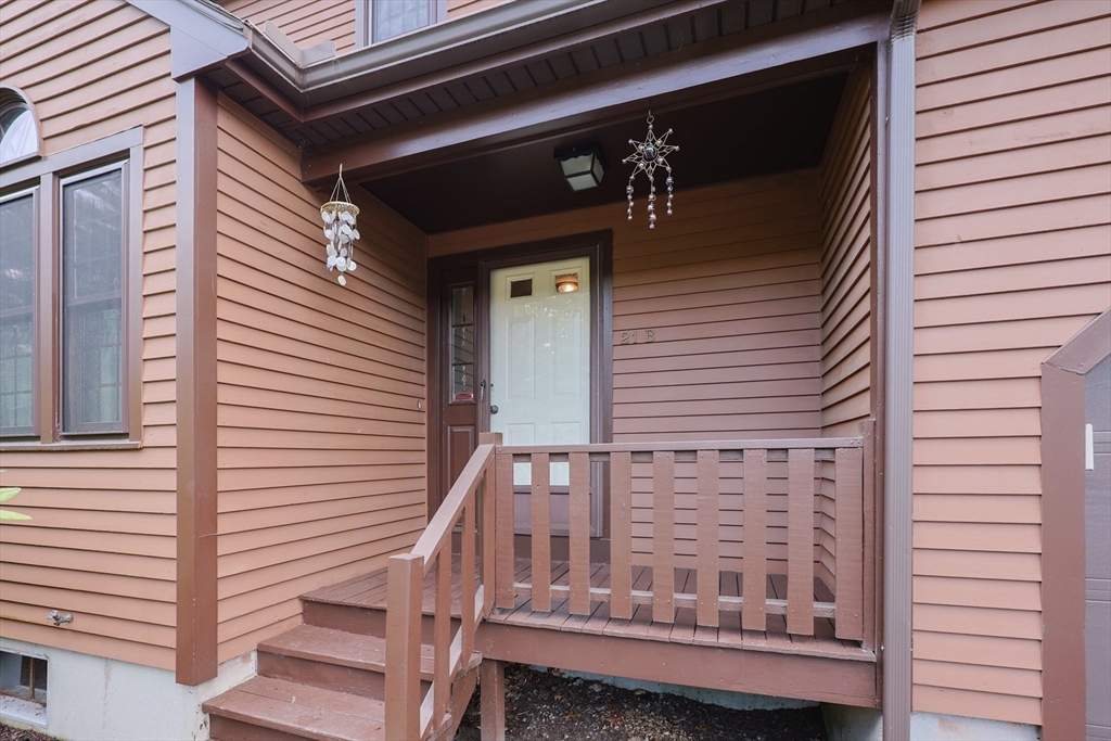 21 Hawthorne Village B