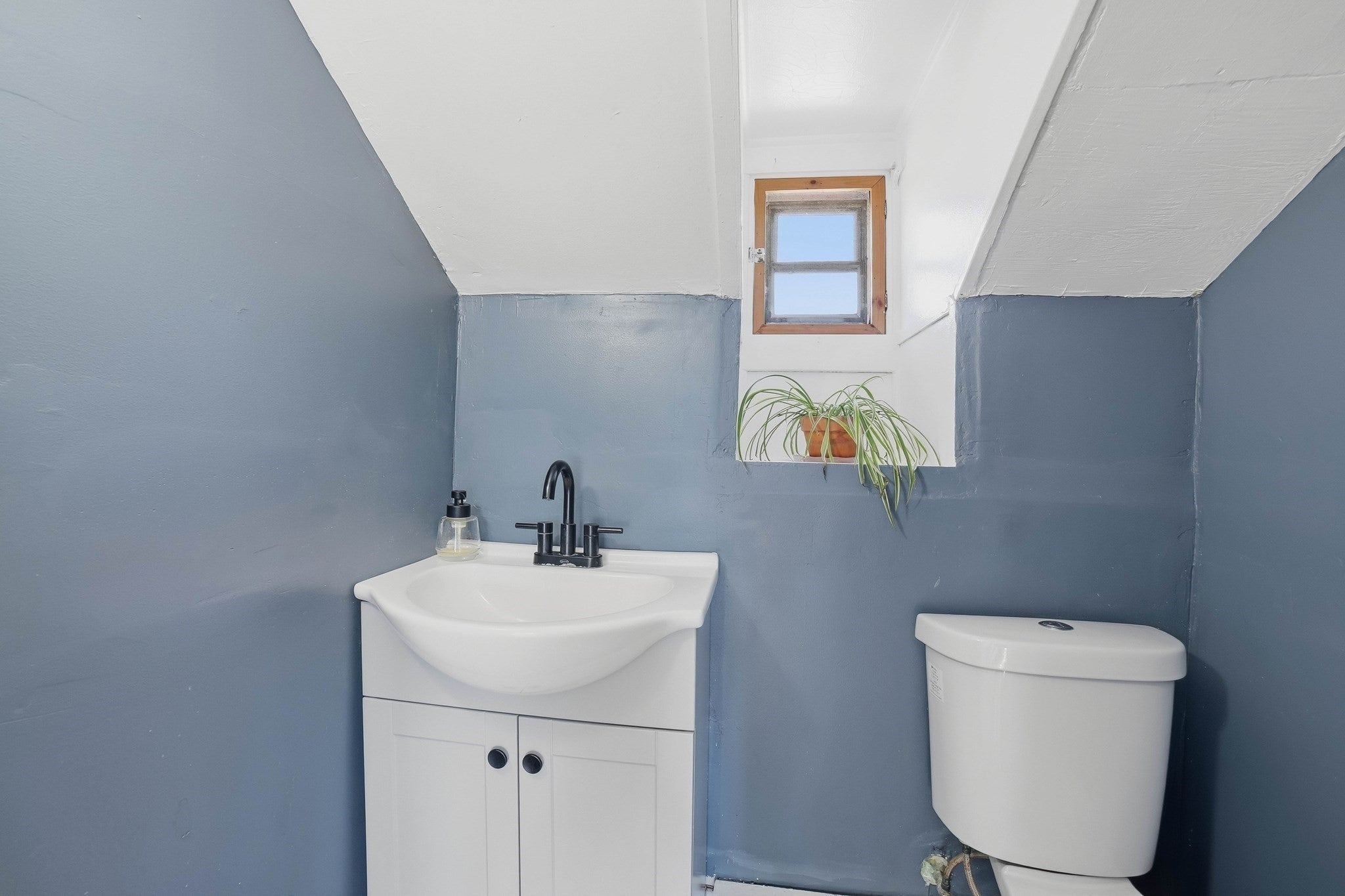 194 Whitmarsh Ave, Worcester, MA Photo #21