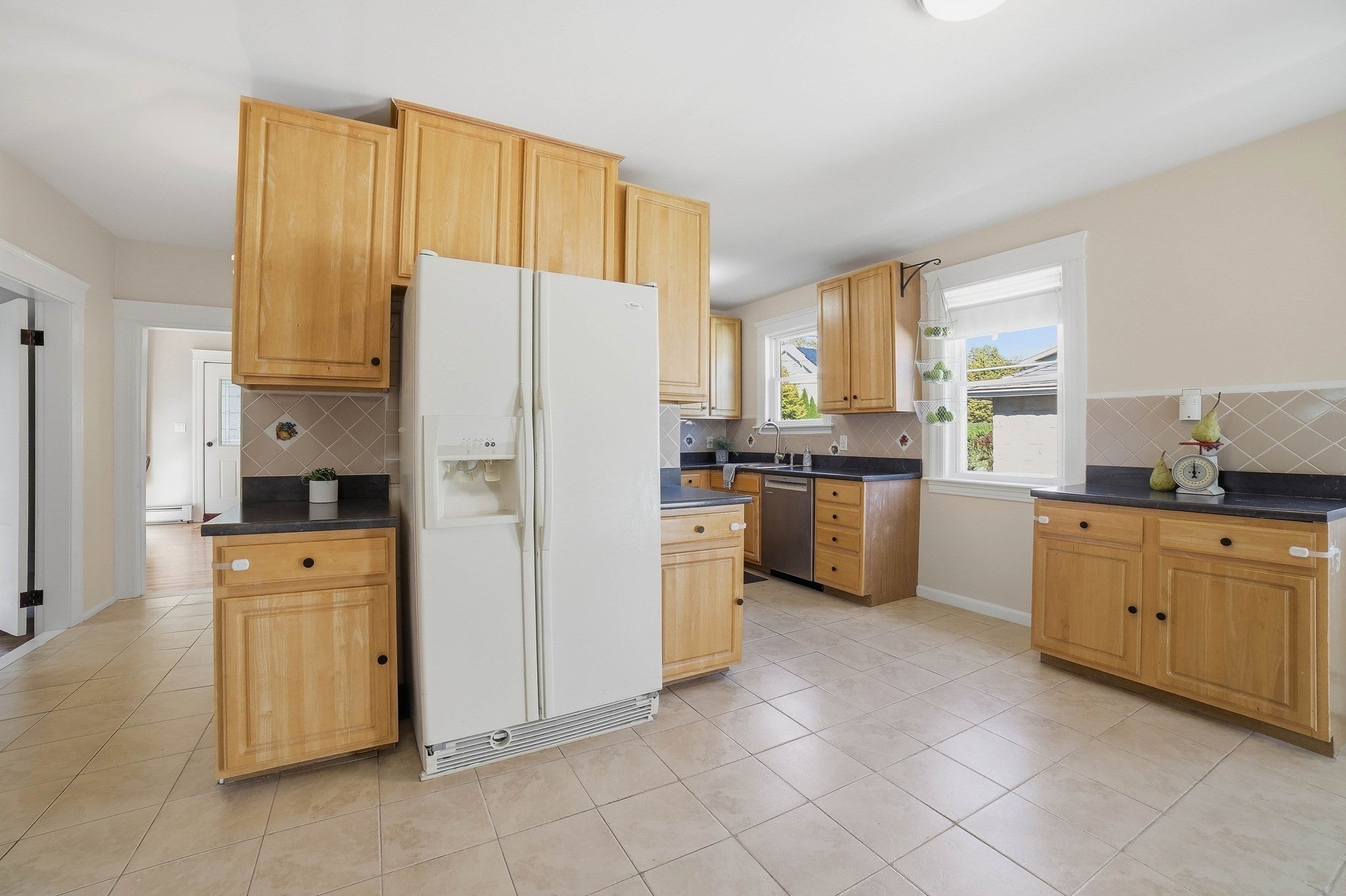 194 Whitmarsh Ave, Worcester, MA Photo #9