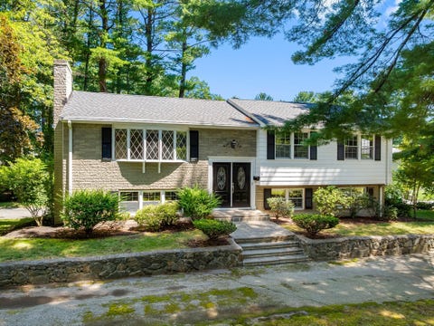 Photo of 71 Colonial Dr, Reading, MA 01867 (MLS # 73560368)