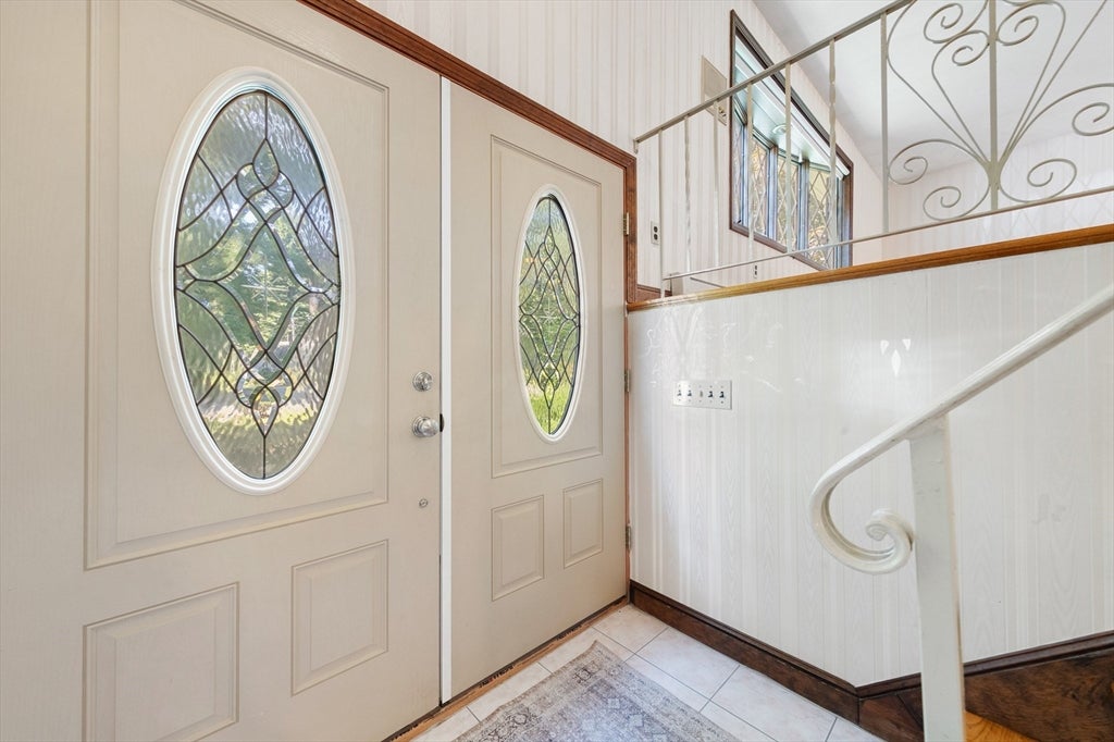 71 Colonial Dr
