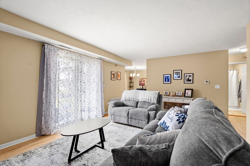 84 Tennis Plaza Rd 33