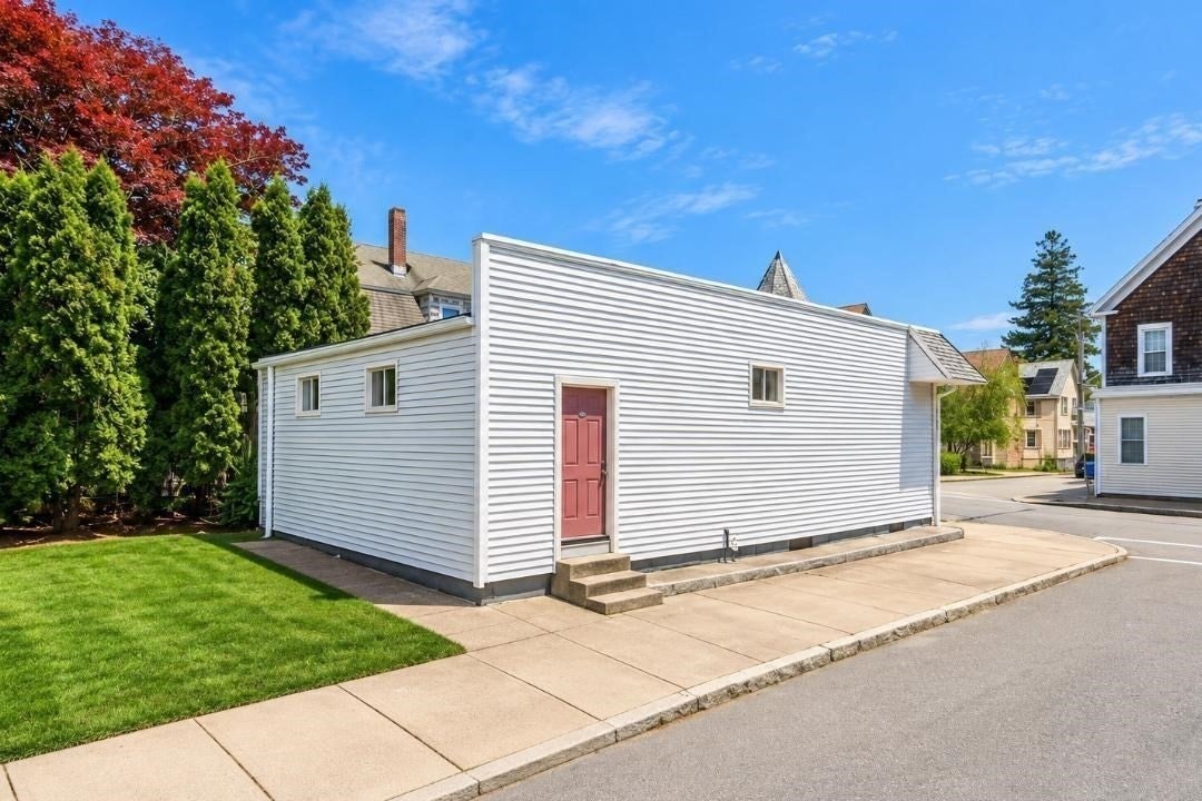 358 Court Street