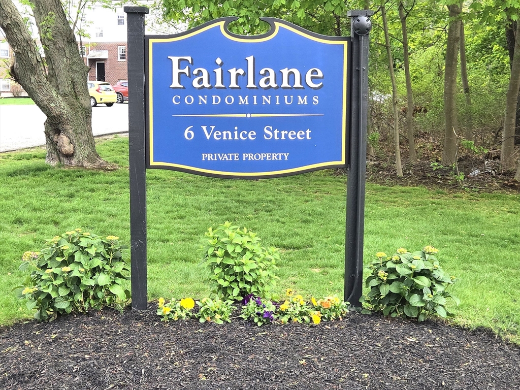 6 Venice St F1