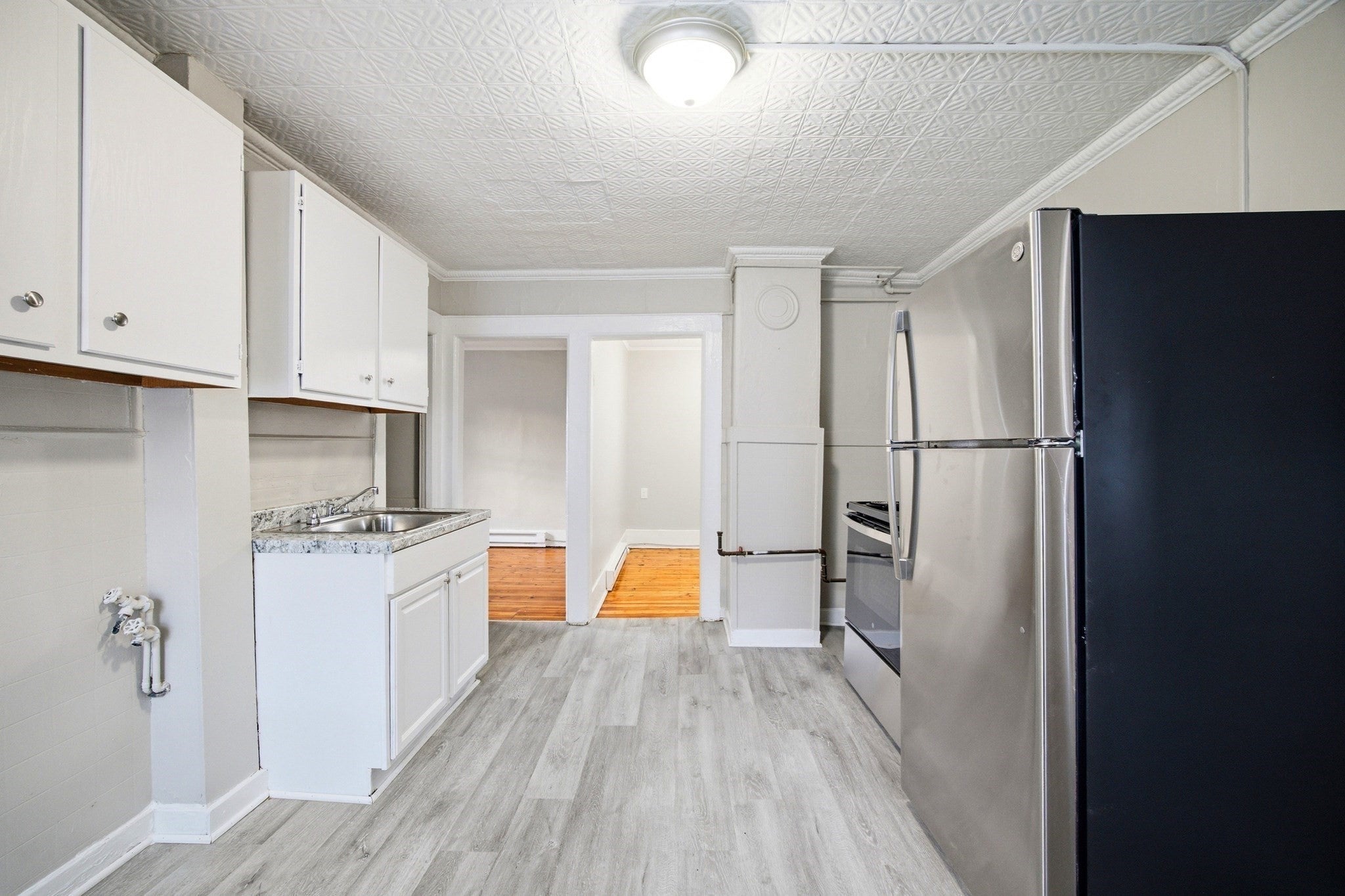 77 Walnut St, Holyoke, MA, 77 Walnut St, Holyoke, MA Photo #3