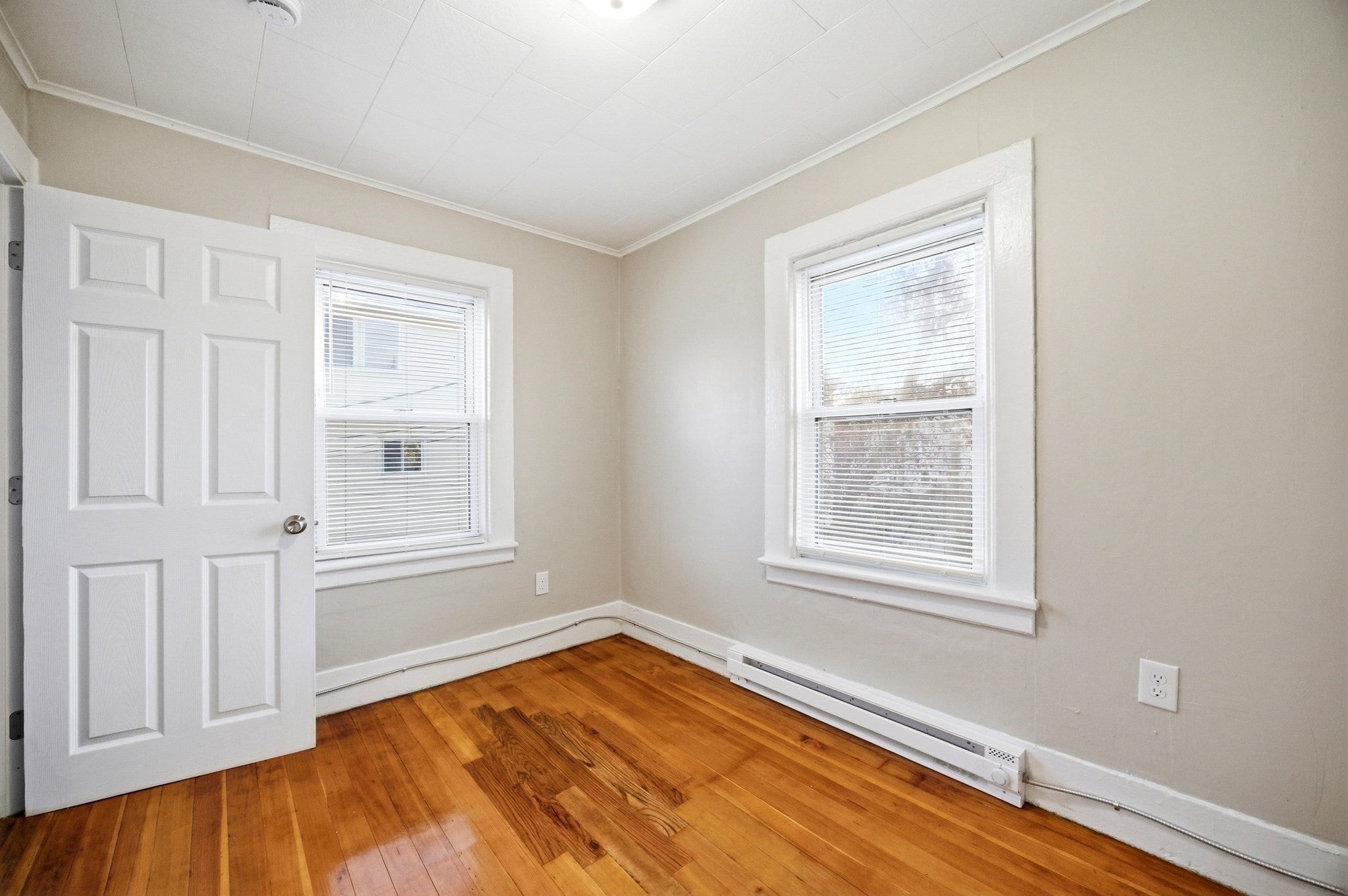77 Walnut St, Holyoke, MA, 77 Walnut St, Holyoke, MA Photo #6