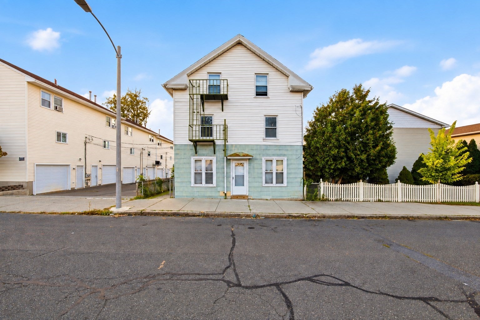 77 Walnut St, Holyoke, MA, 77 Walnut St, Holyoke, MA Photo #1