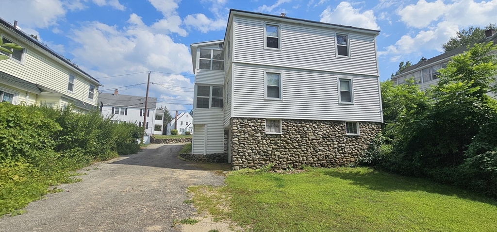 32 Roger Street