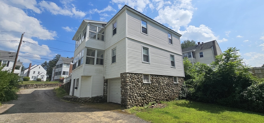 32 Roger Street