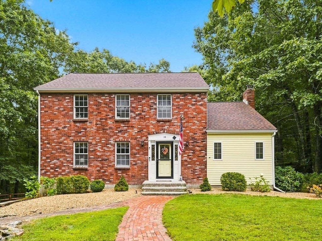 14 Nottingham Cir, Holden, MA Photo #1