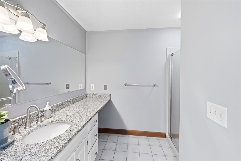 14 Nottingham Cir, Holden, MA Photo #19