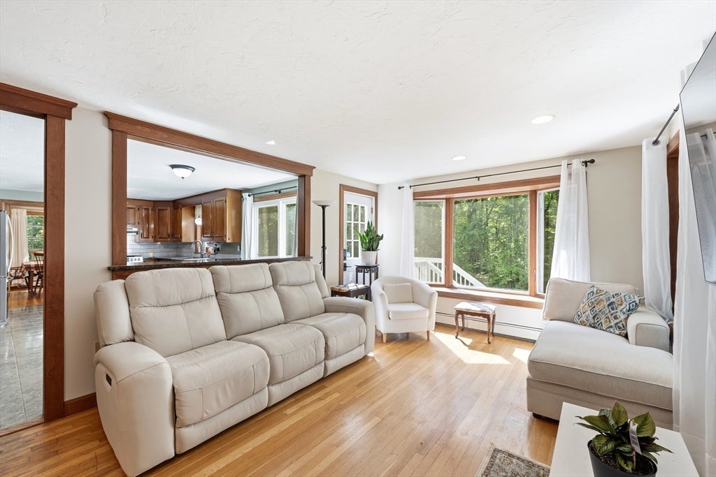 14 Nottingham Cir, Holden, MA Photo #12
