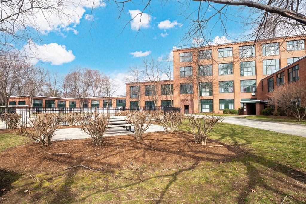 150 Rumford Ave 5