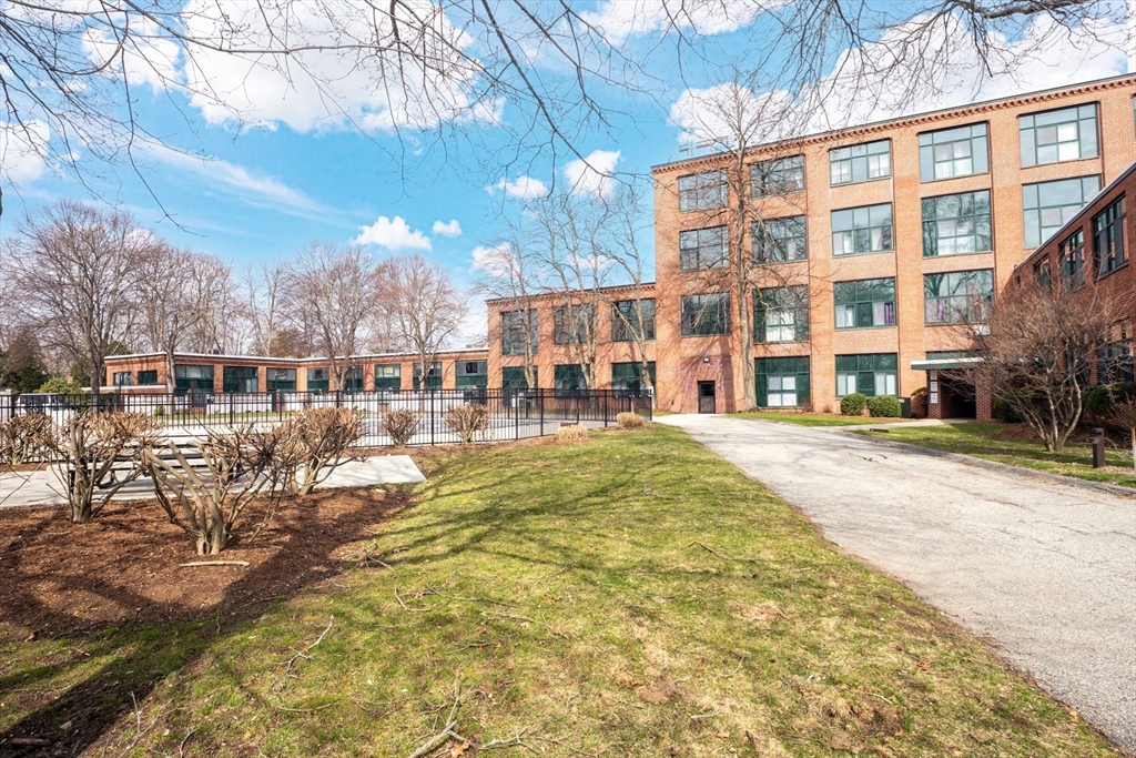 150 Rumford Ave 5