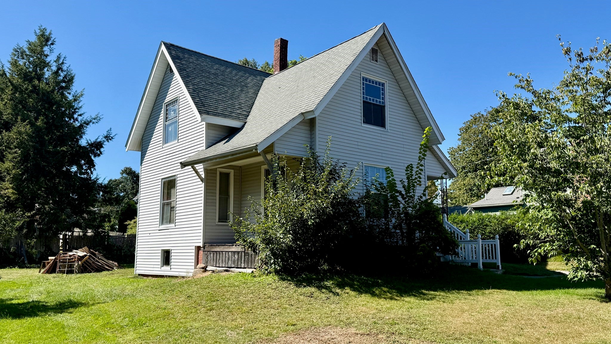 Photo of 51 Crescent St, Whitman, MA