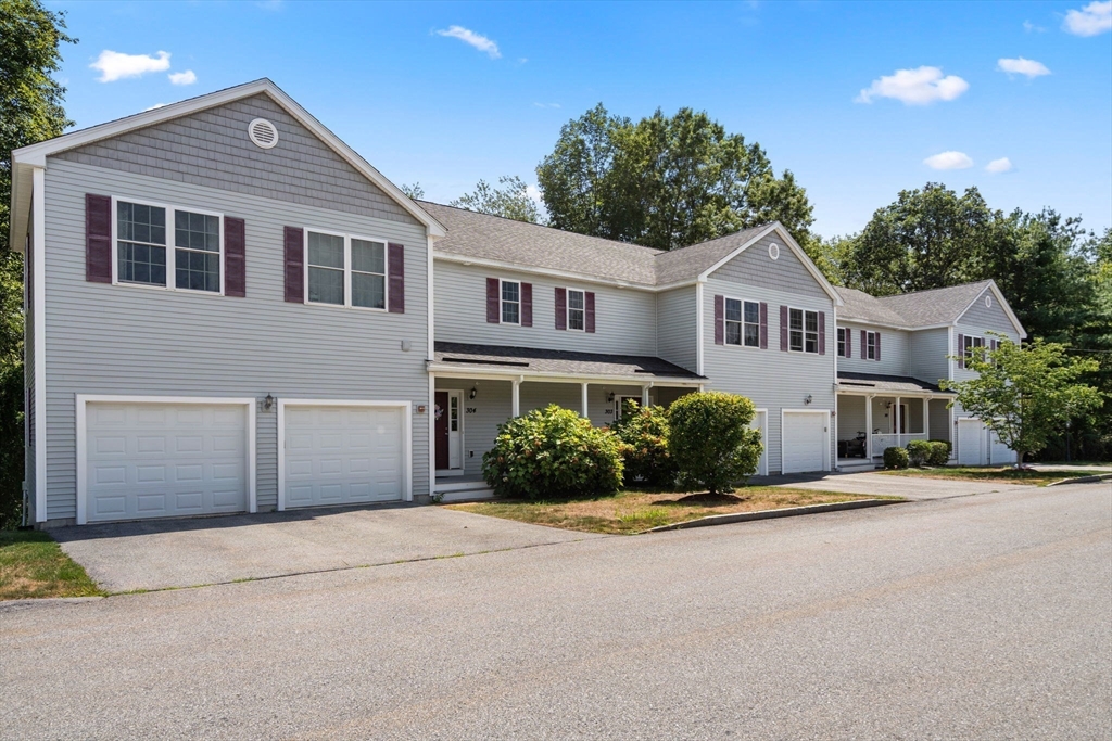 90 Rangeway Road 303