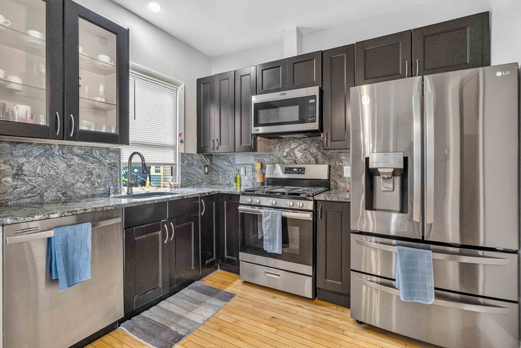 10 Cobbet Pl, Lynn, MA Photo #8