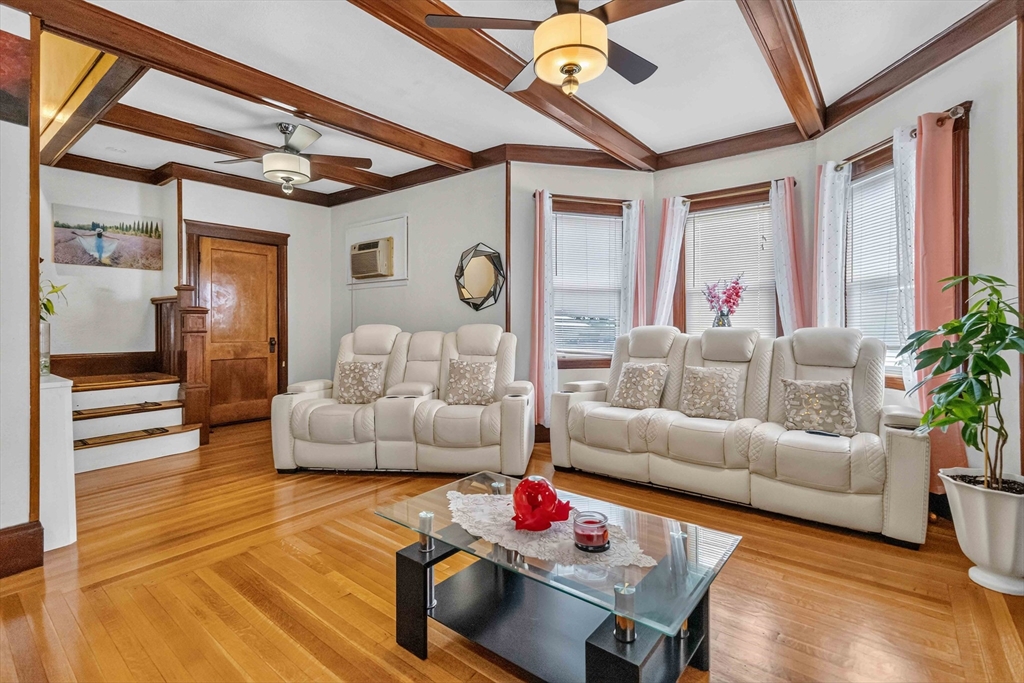 10 Cobbet Pl, Lynn, MA Photo #6