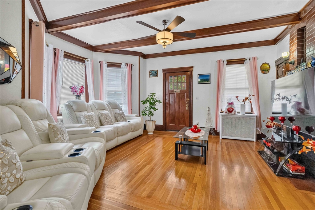 10 Cobbet Pl