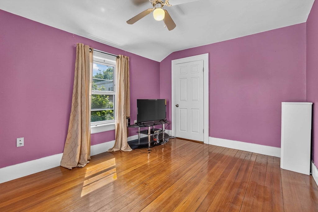 10 Cobbet Pl, Lynn, MA Photo #15