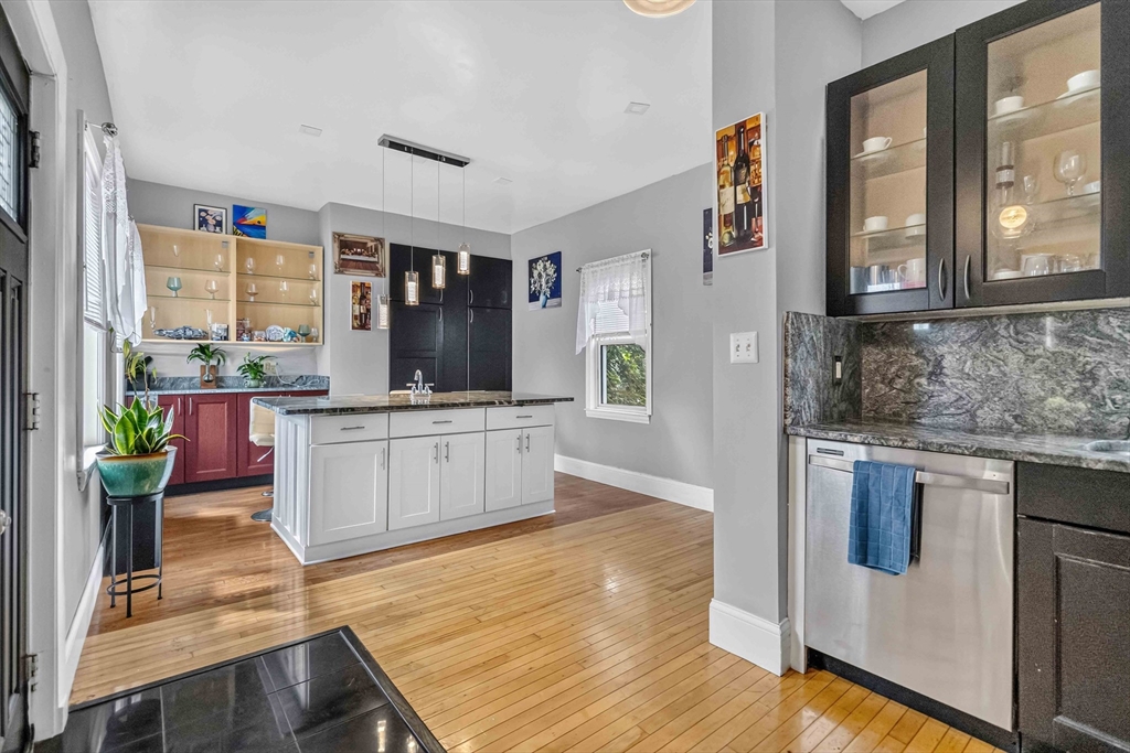 10 Cobbet Pl, Lynn, MA Photo #10