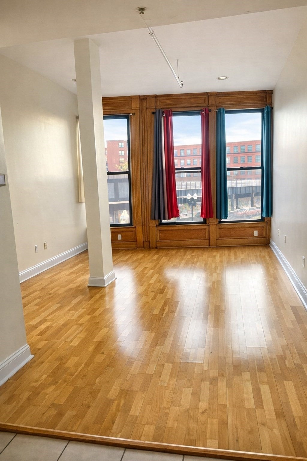 7 Central Sq 203, Lynn MA 01901