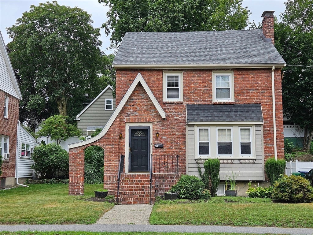 Photo of 25 Essex St, Medford, MA