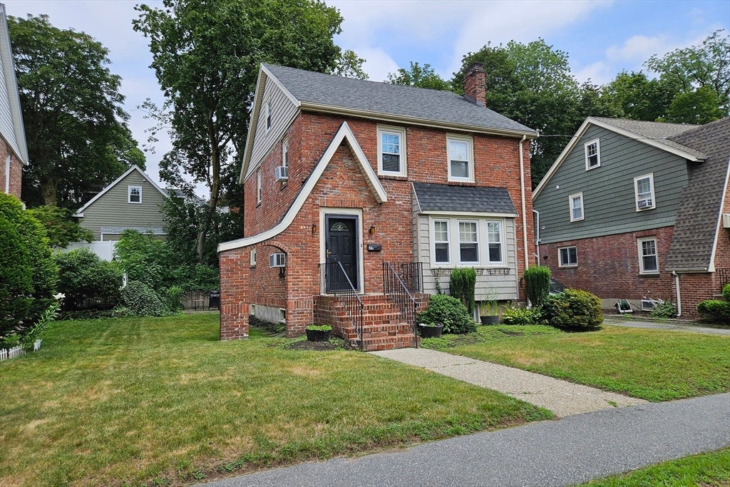 25 Essex St