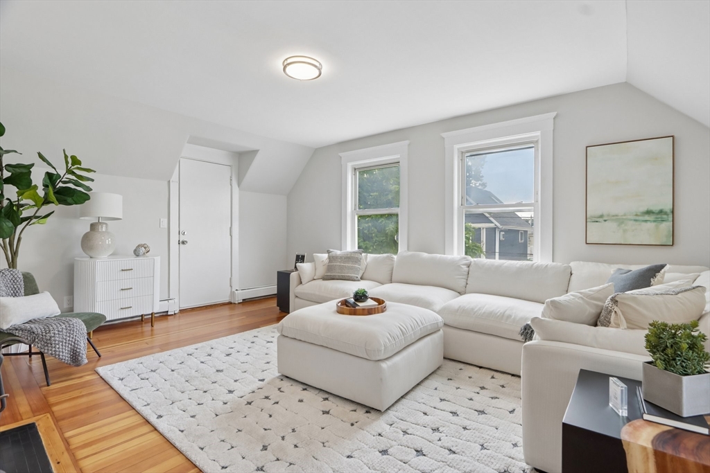 16 Underhill St 3