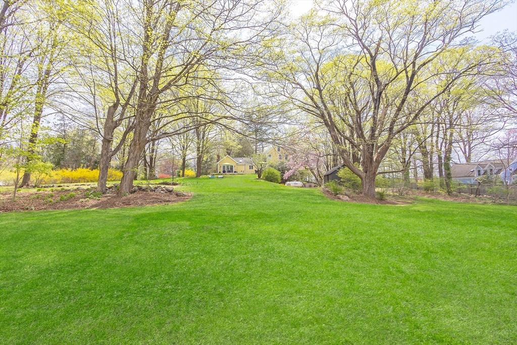 Sherborn, Massachusetts 01770, United States, 3 Bedrooms Bedrooms, ,2 BathroomsBathrooms,Residential,Pending,121331