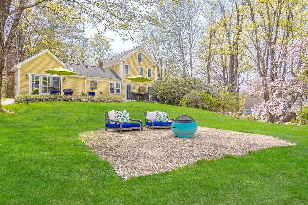 Sherborn, Massachusetts 01770, United States, 3 Bedrooms Bedrooms, ,2 BathroomsBathrooms,Residential,Pending,121331