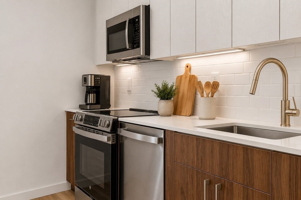 13 Warwick Street #106, Somerville, MA, 13 Warwick Street #106, Somerville, MA Photo #3