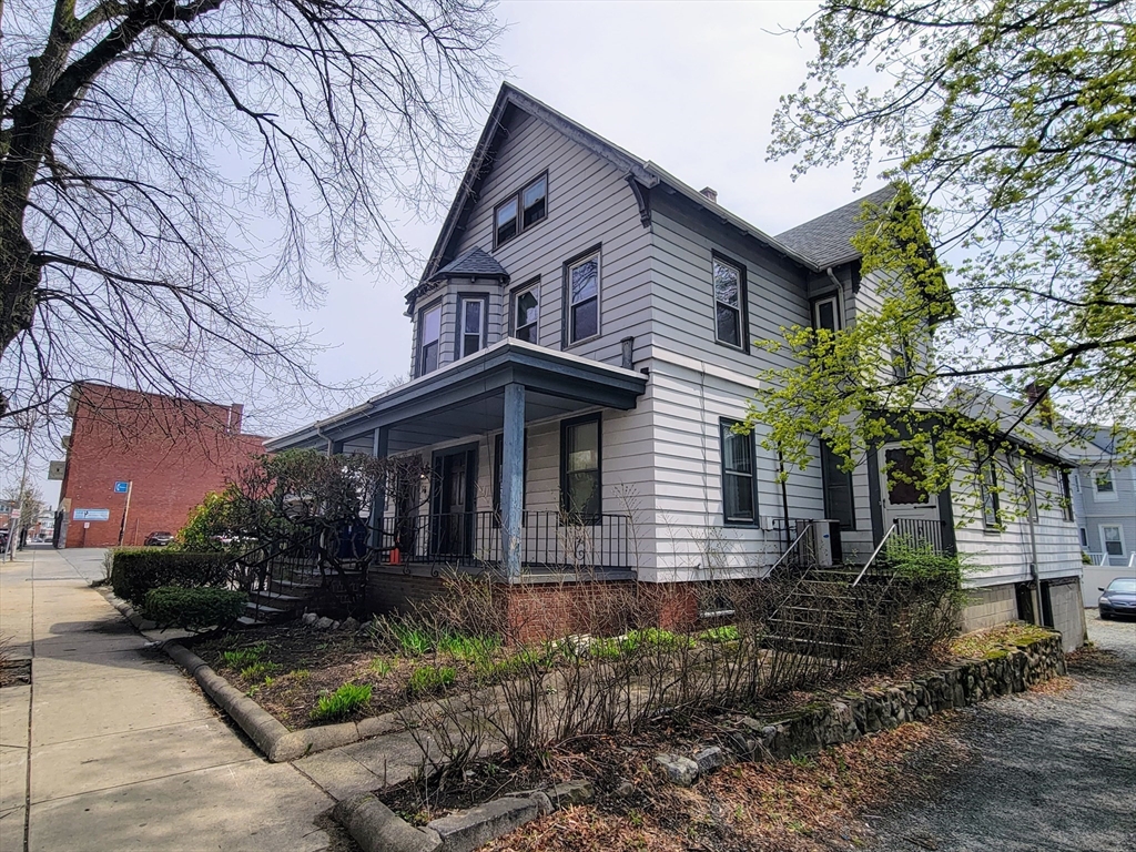 635 Salem St