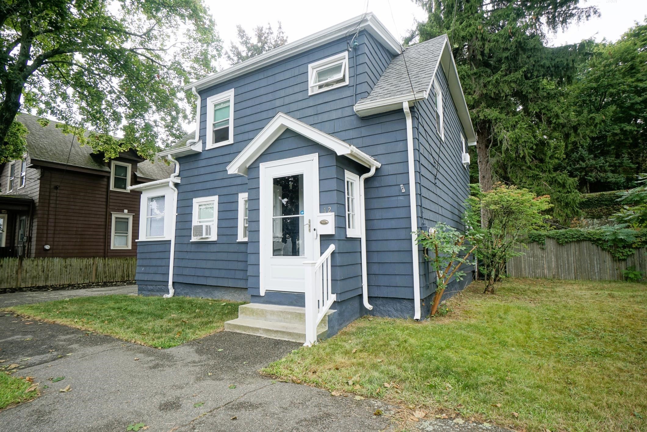 12 Bailey St, Lynn, MA Photo #2