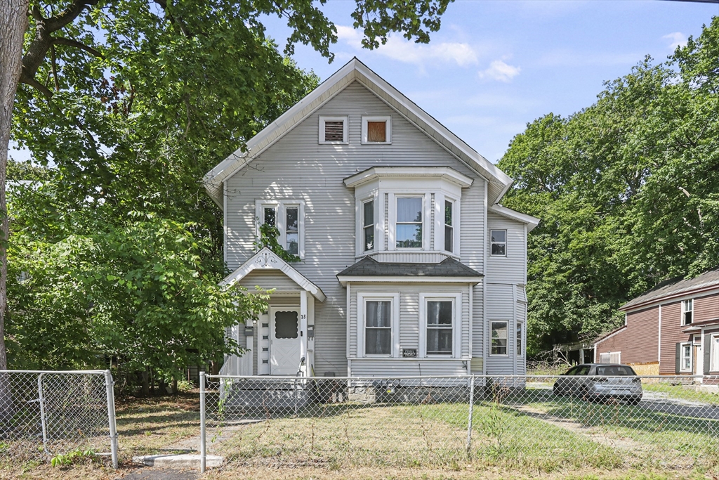 33-35 Hall St