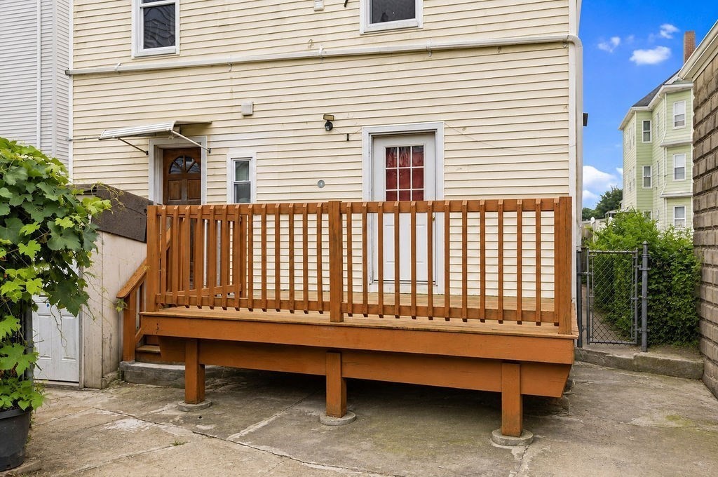 115 Thompson St