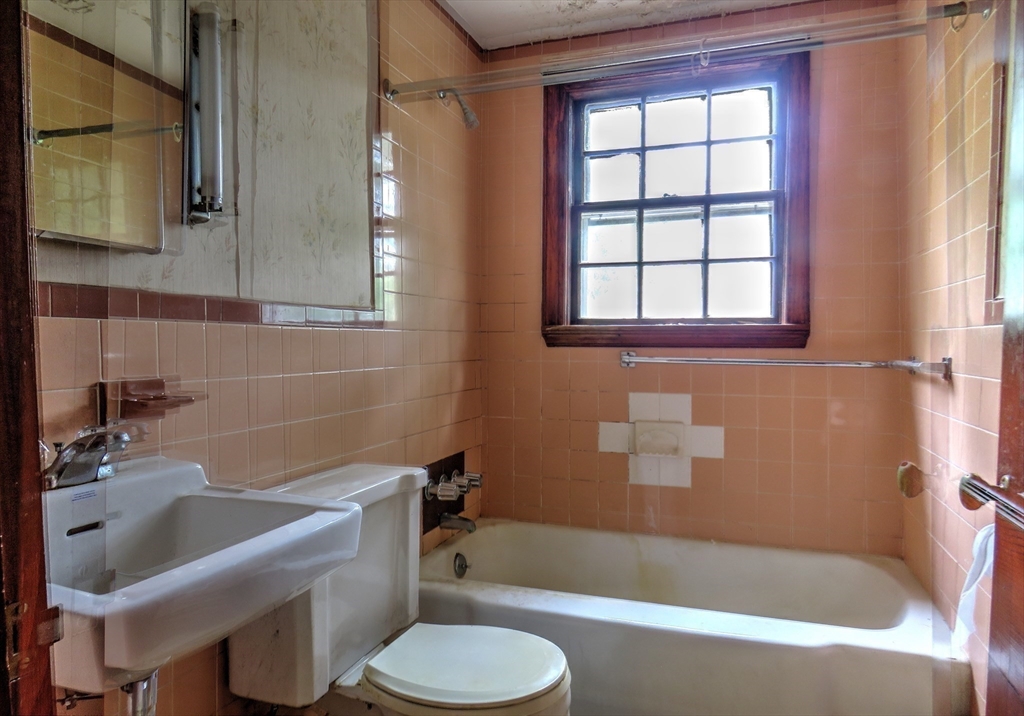 56 Brookfield Rd, Abington, MA Photo #13