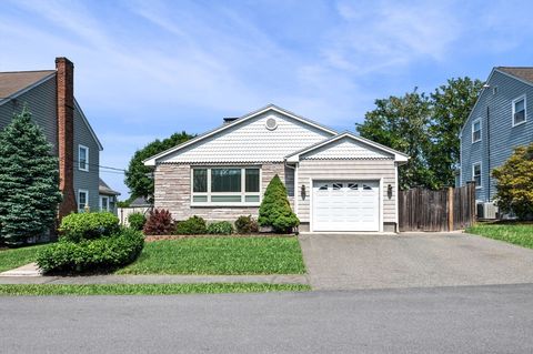 22 Thompson Road Marblehead MA 01945